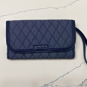 Vera Bradley Trimmed Wristlet Moonlight Navy #25171-L81 NWOT Blue Denim